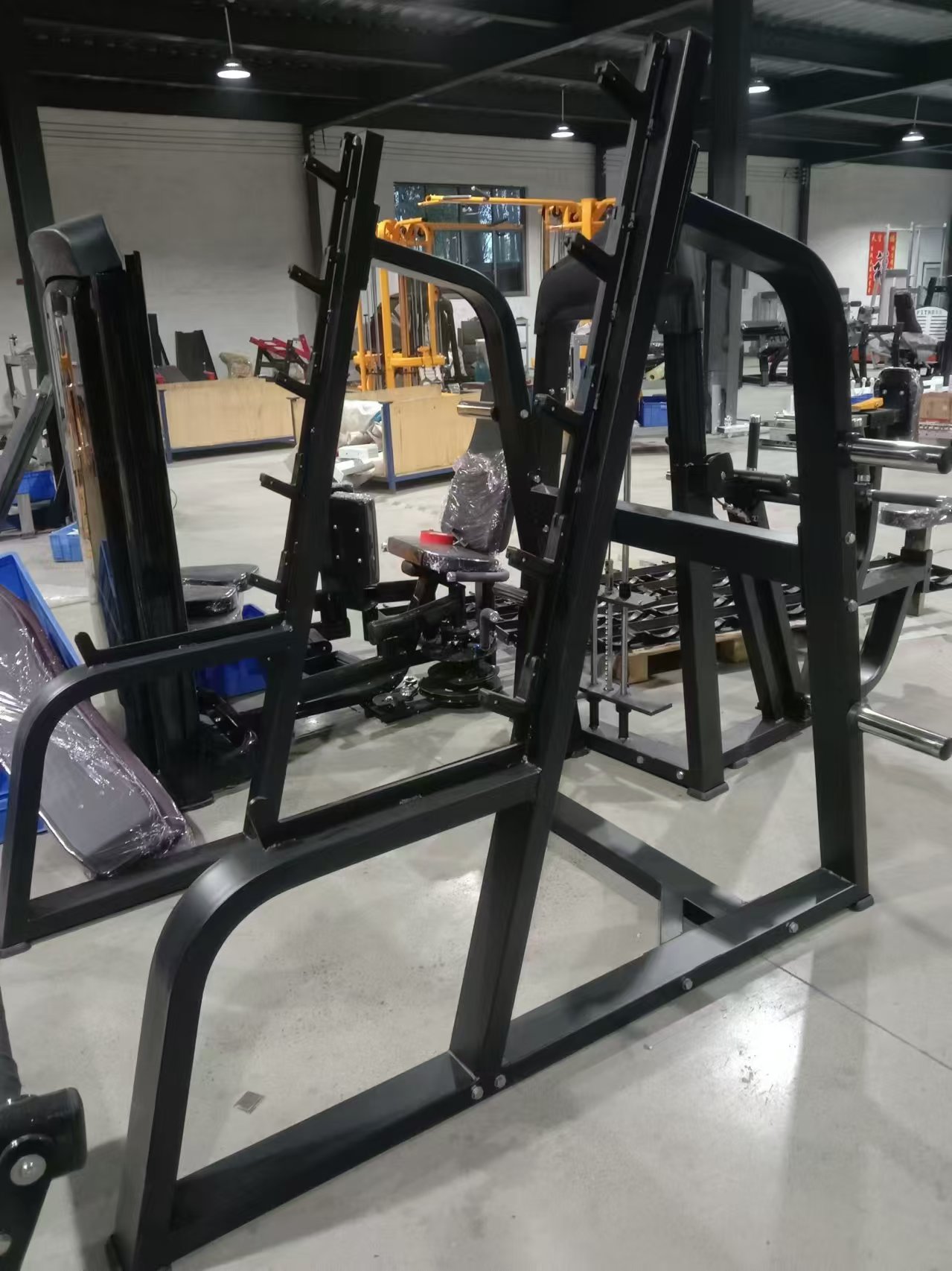 Heavy Equipment Training - แร็คสควอทแบบ Power Cage, แร็คยกน้ำหนักแบบใช้แผ่นน้ำหนักพร้อมแขนกันกระแทกสำหรับการยกน้ำหนักและฝึกความแข็งแรง, อุปกรณ์ออกกำลังกายเชิงพาณิชย์